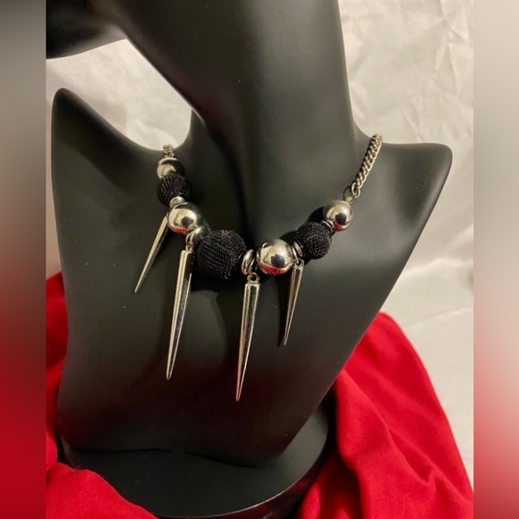 Spike Gothic punk Womens necklace NWOT - Picture 4 of 5